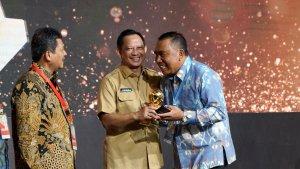 Jembrana-Raih-Penghargaan-UHC-Award-2023-dari-Mendagri-Tito-Karnavian.jpg