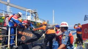 Kapal-Tanker-Terbakar-di-Perairan-Candidasa-Karangasem-5-Orang-Tewas-Ledakan-Berkali-kali.jpg