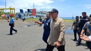 Kapoksi-Komisi-VII-DPR-RI-Bambang-Haryo-Soekartono-meninjau-Pelabuhan-Padangbai.jpg