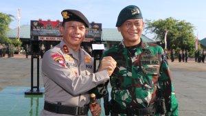 Kapolda-Bali-Pimpin-Upacara-Pembukaan-Kolaborasi-Terintegrasi-Dikmaba-TNI-AD-dengan-Diktukba-Polri.jpg