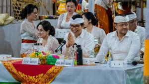 Karya-Manusa-Yadnya-dan-Pitra-Yadnya-di-Wantilan-Desa-Adat-Sempidi.jpg