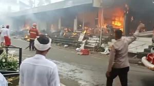 Kebakaran-kios-terjadi-di-Pasar-Menanga-Karangasem.jpg
