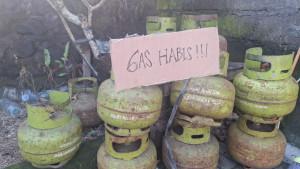 Kelimpungan-Beli-Gas-Elpiji-3-Kg-di-Klungkung-Bali-Beberapa-Warga.jpg