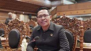 Ketua-Komisi-I-I-Made-Ponda-Wirawan-1.jpg