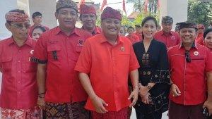 Ketua-PDIP-GianyarMade-Mahayastra-bersama-kader-kader-kuat-PDIP-Gianyar.jpg