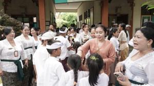 Ketua-TP-PKK-Karangasem-Ny-Mas-Parwata-saat-hadir-dalam-kegiatan-gerakan.jpg