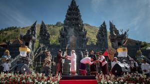 Kirab-apa-obor-Porprov-Bali-dari-Bangli-Bali-147.jpg