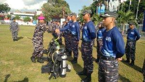 Komandan-Lanal-Denpasar-Kolonel-Marinir-I-Dewa-Nyoman-Gede-Rake-Susilo-SE-saat-memeriksa-prajurit.jpg