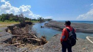 Kondisi-abrasi-di-Pantai-Tegal-Besar-Klungkung.jpg