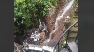 Kondisi-puing-bangunan-dan-berkas-milik-Bank-BUMN-di-Ubud-amblas-ke-jurang.jpg