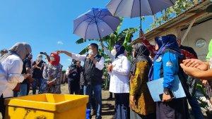 LPEI-saat-melakukan-peninjauan-produk-UMKM-yang-bisa-di-ekspor-di-beberapa-wilayah-di-Indonesia.jpg