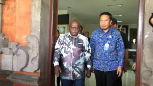 Menteri-HAM-Natalius-Pigai-menemui-Rektor-Unud-acd.jpg