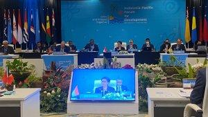 Menteri-Luar-Negeri-Republik-Indonesia-Retno-LP-Marsudi-menyambut-hadirnya-para-delegasi.jpg