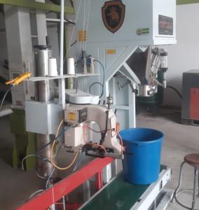 Mesin-penggiling-di-RMU-Badung-yang-menghasilkan-beras-di-sebar.jpg