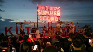 Nosstress-saat-tampil-pada-Havainas-Summer-Sound-di-Pantai-Kuta.jpg
