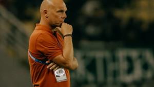PELATIH-Sosok-pelatih-Bali-United-Johnny-Jansen-dalam-sebuah-pertandingan-Super-League.jpg