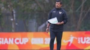 PELATIH-TIMNAS-Pelatih-timnas-U23-Indonesia-Indra-Sjafri-saat-mengomandoi-latihan.jpg