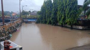 Pasar-Badung-yang-tenggelam-oleh-air-Tukad-Badung-meluap-dan-mengakibatkan-korban-jiwa.jpg