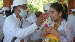 Pelaksanaan-metatah-massal-di-Pura-Lokanatha-Lumintang-Denpasar-yang-digelar-PHDI-Denpasar.jpg