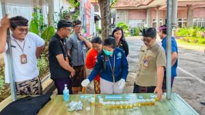 Pelaksanaan-tes-urine-di-Disdikpora-Buleleng-45.jpg