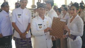 Pelantikan-PPPK-dan-seorang-PNS-IPDN-di-Balai-Budaya-Ida-Dewa-Agung-Istri-Kanya.jpg