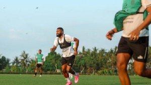 Pemain-Anyar-Bali-United-Jefferson-de-Assis-saat-mengikuti-sesi-latihan.jpg