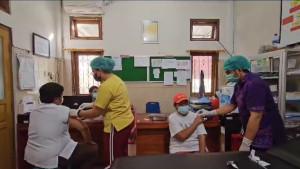 Pemberian-VAR-vaksin-anti-rabies.jpg