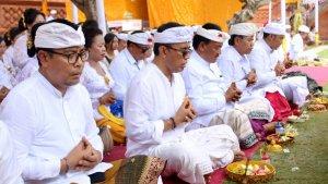 Pemkot-Denpasar-Ngaturang-Bhakti-Pujawali-Padudusan-Alit-di-Pura-Agung-Jagatnatha.jpg