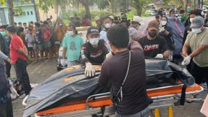 Penemuan-jenazah-di-dalam-mobil-di-parkiran-Pura-Penataran-Wisma-Nusa-Permai.jpg