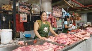 Penjualan-daging-babi-di-Pasar-Badung-Denpasar-45.jpg