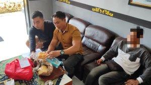 Petugas-Rutan-dan-Polres-Bangli-tengah-bersama-pelaku-penyelundupan-narkoba.jpg