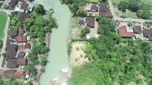 Petugas-dari-BPBD-dan-Kelurahan-Sangkaragung.jpg