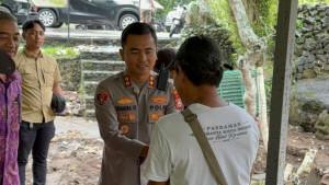 Polres-Gianyar-Bali-kembali-menggelar-program-Jumat-CurhatOrti-Krama-Bali.jpg