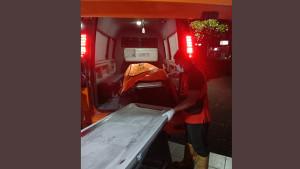 Proses-evakuasi-jenazah-oleh-petugas-BPBD-dibantu-Tim-SAR-789.jpg