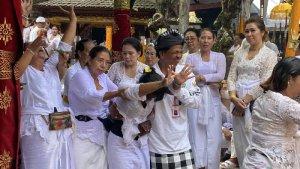 Puncak-Pujawali-di-Pura-Griya-Anyar-Tanah-Kilap-berjalan-lancar.jpg