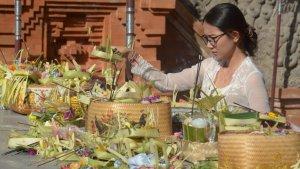 Pura-Jagatnatha-Denpasar-Umat-Hindu-di-Bali-Rayakan-Hari-Raya-Saraswati.jpg