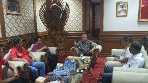 Putu-Parwata-saat-menerima-audensi-Tim-Formatur-FORKI-Badung.jpg