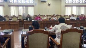 Rapat-Pansus-DPRD-Bali-membahas-bangunan-WNA-Rusia-di-kawasan-Tahura.jpg