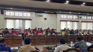Rapat-Pansus-DPRD-Provinsi-Bali-tentang-penegakan-peraturan-daerah-14.jpg