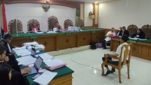 Roy-saat-memberikan-keterangan-sebagai-saksi-meringankan-untuk-terdakwa.jpg