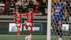 SELEBRASI-Pemain-Bali-United-Irfan-Jaya-dan-Mirza-Mustafic-merayakan-gol.jpg