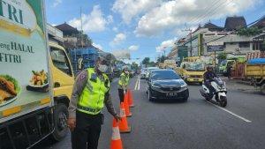 Sat-Lantas-Polres-Badung-Turunkan-25-Personil-Untuk-Atur-Lalin.jpg