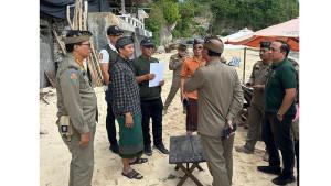 Satpol-PP-Badung-saat-melakukan-pengecekan-bangunan-896.jpg