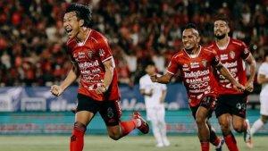 Selebrasi-Mitsuru-Maruoka-usai-cetak-gol-bagi-Bali-United-di-laga-kontra-Persis-Solo.jpg