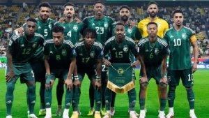 Skuad-Timnas-Arab-Saudi-bek-Ali-Al-Bulayhi-berdiri-barisan-belakang-paling-kiri.jpg