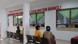 Suasana-di-Kantor-Disdukcapil-Bangli-Bali-pada-Senin-13-Maret-2023.jpg