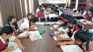 Suasana-lomba-merangkum-yang-digelar-Dispusar-Gianyar-Bali-Selasa-28-Maret-2023.jpg