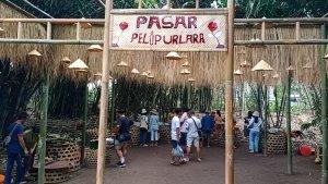 Suasana-pasar-pelipurlara-yang-berlokasi-di-hutan-bambu-Desa-Penglipuran-Sabtu-2682023.jpg