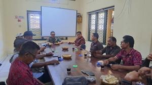 Suasana-pertemuan-antara-UPTD-KPH-Bali-Utara-dengan-sejumlah-desa-pengelola-hutan-lindung.jpg