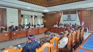 Suasana-rapat-gabungan-DPRD-Buleleng-bersama-TAPD-Buleleng-89.jpg